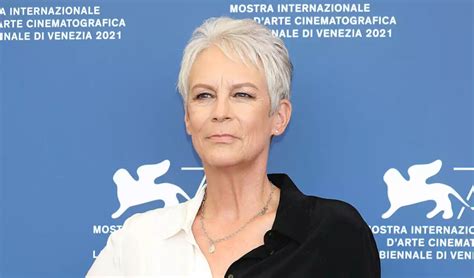 Jamie Lee Curtis Was Embarrassed by Nude Scene in Trading。